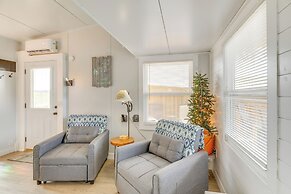 8 Mi to Cathedral Caverns: Tiny Home Hideaway