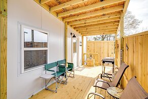 8 Mi to Cathedral Caverns: Tiny Home Hideaway