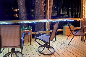 8 Mi to Cathedral Caverns: Tiny Home Hideaway