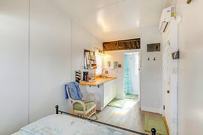 8 Mi to Cathedral Caverns: Tiny Home Hideaway