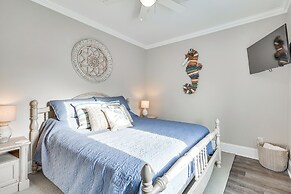 2 Mi to Long Beach: Home w/ Patio & Putting Green!