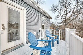 2 Mi to Long Beach: Home w/ Patio & Putting Green!