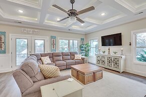 2 Mi to Long Beach: Home w/ Patio & Putting Green!