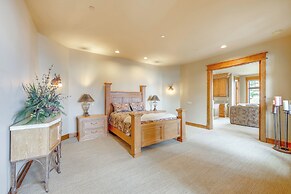 Hot Tub + Views: Luxe Mountain Escape in Yucaipa