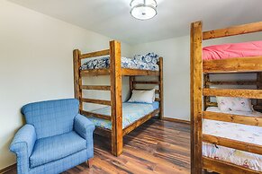 Waterfront Cabin on 32 Acres in Leesburg!