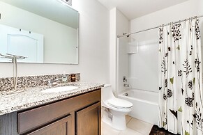 7 Mi to Usta: Waterfront 'tennis House' w/ Yard!