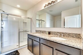 7 Mi to Usta: Waterfront 'tennis House' w/ Yard!