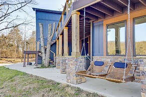 Lakefront Gem: Dock, Hot Tub & Kayak in Jacksboro