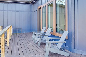 Lakefront Gem: Dock, Hot Tub & Kayak in Jacksboro