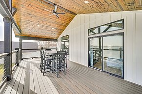 Views, Swimming & Family Fun: Chapman Lake Retreat