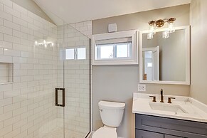 Views, Swimming & Family Fun: Chapman Lake Retreat