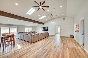 Views, Swimming & Family Fun: Chapman Lake Retreat