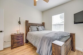 Hot Tub, Boat Ramp: Cabin Close to Canyon Lake