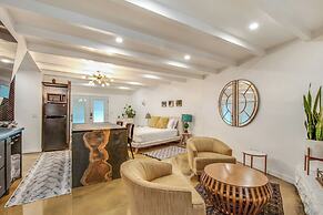 Walk to Lake Arrowhead: Peaceful Mountain Retreat!