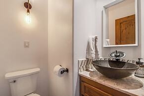 Walk to Lake Arrowhead: Peaceful Mountain Retreat!