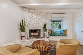 Walk to Lake Arrowhead: Peaceful Mountain Retreat!