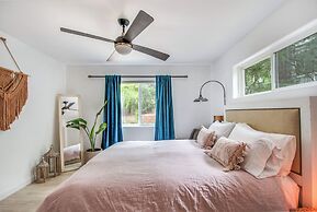 Walk to Lake Arrowhead: Peaceful Mountain Retreat!