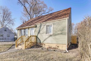 3 Mi to Hard Rock Casino: Charming Home in Gary!