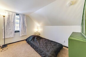 3 Mi to Hard Rock Casino: Charming Home in Gary!