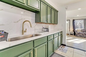3 Mi to Hard Rock Casino: Charming Home in Gary!