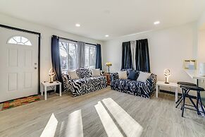 3 Mi to Hard Rock Casino: Charming Home in Gary!