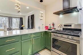 3 Mi to Hard Rock Casino: Charming Home in Gary!