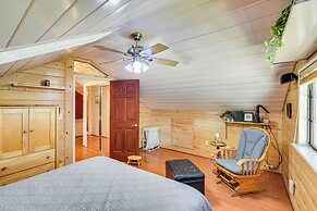 6 Blocks to Sjsu: Cozy Bungalow w/ Deck & Koi Pond
