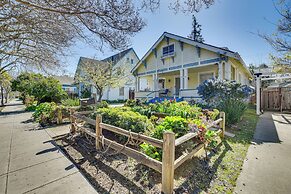 6 Blocks to Sjsu: Cozy Bungalow w/ Deck & Koi Pond
