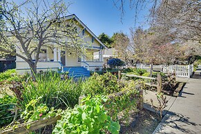 6 Blocks to Sjsu: Cozy Bungalow w/ Deck & Koi Pond