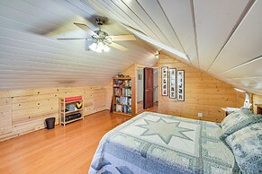 6 Blocks to Sjsu: Cozy Bungalow w/ Deck & Koi Pond