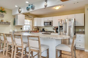 Near Beaches & Waterfront Dining: Home in Hampton!