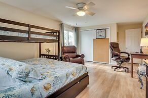 Near Beaches & Waterfront Dining: Home in Hampton!