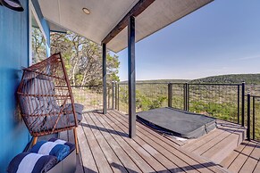 Close to Canyon Lake: Cabin - Boat Ramp & Hot Tub