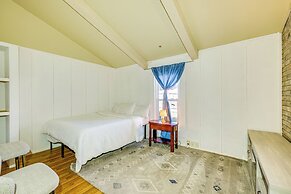 9 Mi to Dtwn: Spacious Retreat in Corpus Christi!