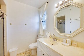 9 Mi to Dtwn: Spacious Retreat in Corpus Christi!