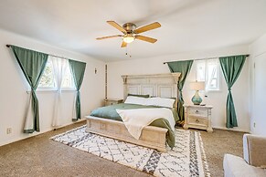 9 Mi to Dtwn: Spacious Retreat in Corpus Christi!