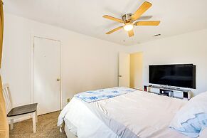 9 Mi to Dtwn: Spacious Retreat in Corpus Christi!