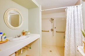 9 Mi to Dtwn: Spacious Retreat in Corpus Christi!