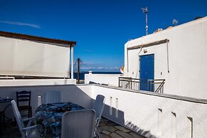 Naoussa Breeze Residence