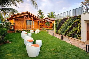Foxoso Aaristo Baga Beach Resort