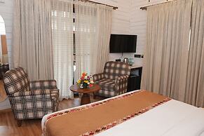 Foxoso Aaristo Baga Beach Resort