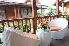 Foxoso Aaristo Baga Beach Resort