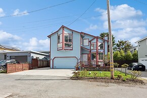 Coastal Getaway 5 Bedroom Home