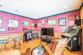 Coastal Getaway 5 Bedroom Home