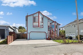 Coastal Getaway 5 Bedroom Home