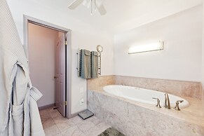 Coastal Getaway 5 Bedroom Home