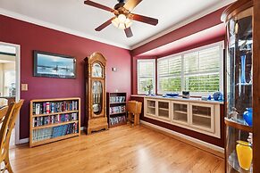 Coastal Getaway 5 Bedroom Home