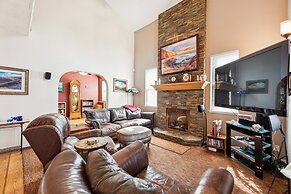 Coastal Getaway 5 Bedroom Home