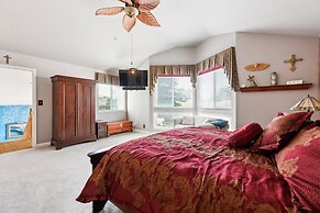 Coastal Getaway 5 Bedroom Home