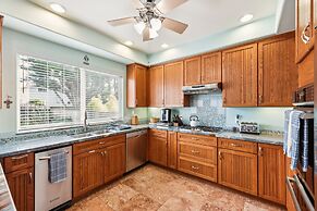 Coastal Getaway 5 Bedroom Home